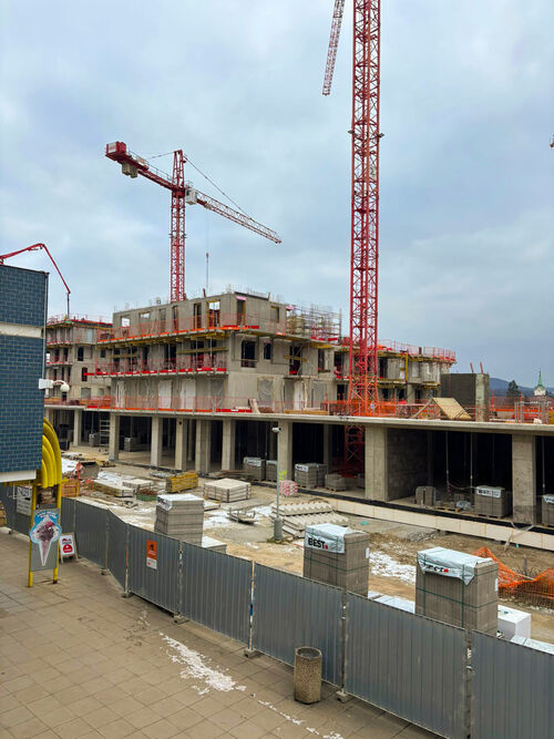 CO NOVÉHO NA STAVBĚ?