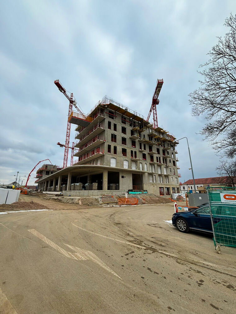 CO NOVÉHO NA STAVBĚ?