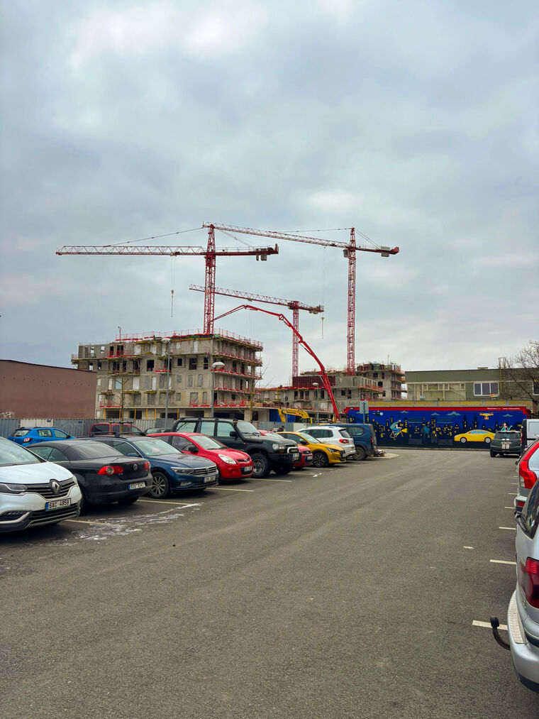 CO NOVÉHO NA STAVBĚ?